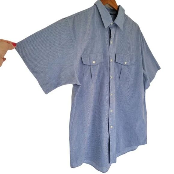 Van Heusen‎ Short Sleeve Striped Button down Shirt Womans Size L Blue - Picture 5 of 10